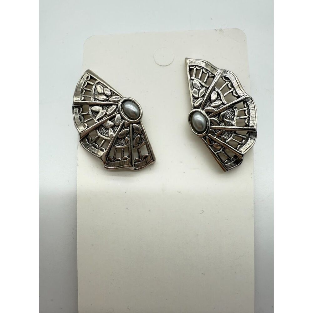 Vintage Fan Stud Earrings With Faux Pearl Silver Tone